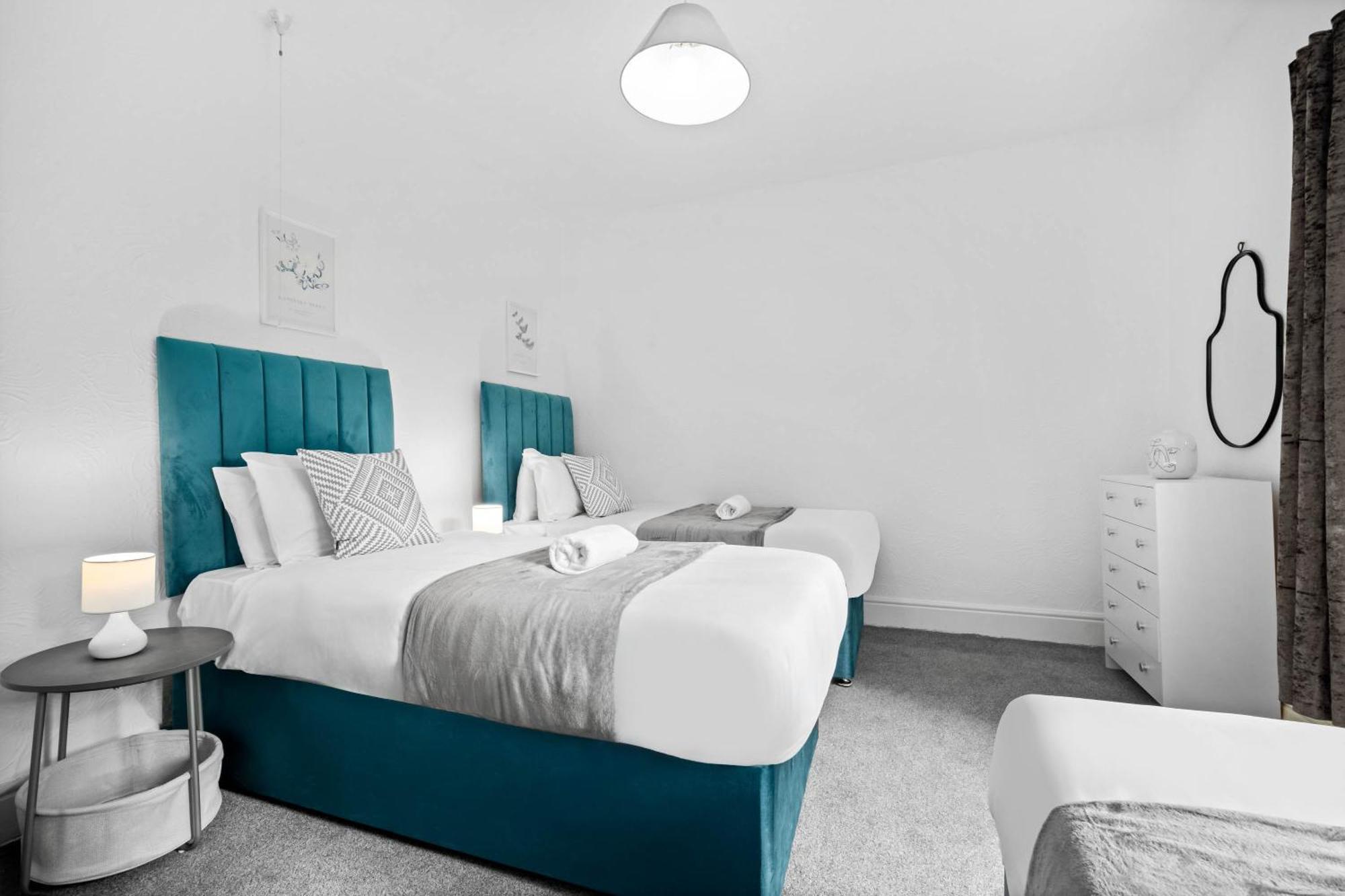 Recently Renovated 3 Bedroom House - Parking - Garden - Excellent Location - Rated - 181a * Birmingham